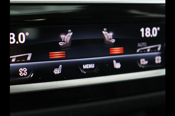 BMW 5 Serie 530e Luxury Line | Panoramadak | Adaptive cruise | Leder | Massage | Head-Up | LaserLight | Carplay | Sfeerverlichting | Keyless | Navigatie | Achterbankverwarming | PHEV | Plug In