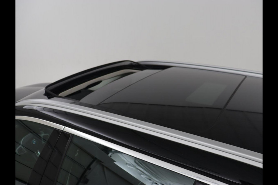 BMW 5 Serie 530e Luxury Line | Panoramadak | Adaptive cruise | Leder | Massage | Head-Up | LaserLight | Carplay | Sfeerverlichting | Keyless | Navigatie | Achterbankverwarming | PHEV | Plug In