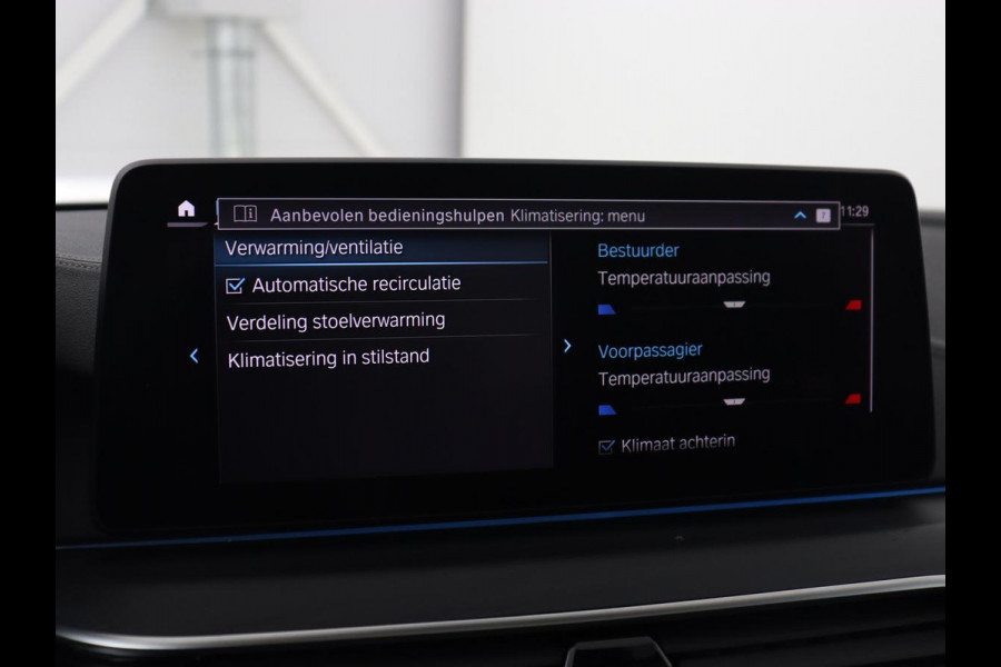 BMW 5 Serie 530e Luxury Line | Panoramadak | Adaptive cruise | Leder | Massage | Head-Up | LaserLight | Carplay | Sfeerverlichting | Keyless | Navigatie | Achterbankverwarming | PHEV | Plug In