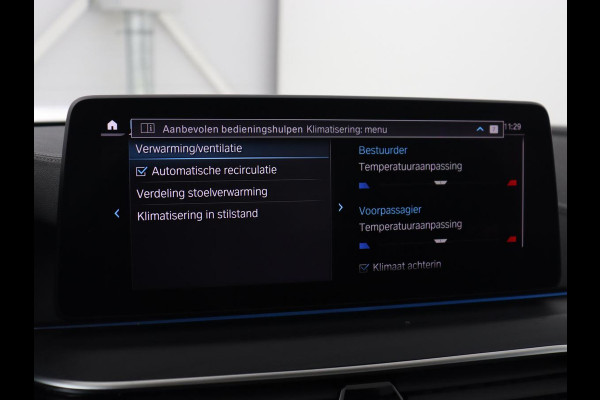 BMW 5 Serie 530e Luxury Line | Panoramadak | Adaptive cruise | Leder | Massage | Head-Up | LaserLight | Carplay | Sfeerverlichting | Keyless | Navigatie | Achterbankverwarming | PHEV | Plug In
