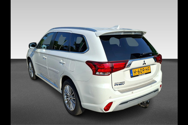 Mitsubishi Outlander 2.4 PHEV Intense+ schuifdak | trekhaak | elektrische achterklep