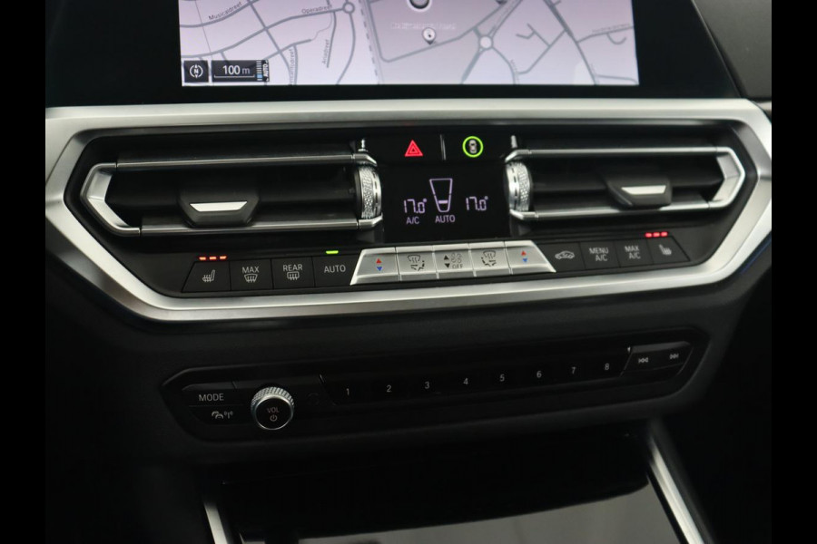 BMW 3-serie 330e Sport Line | Stoelverwarming | Adaptive cruise | Sportstoelen | Sfeerverlichting | Navigatie | Full LED | Half leder | Live Cockpit | Parkeerhulp | Climate control | PHEV | Plug In