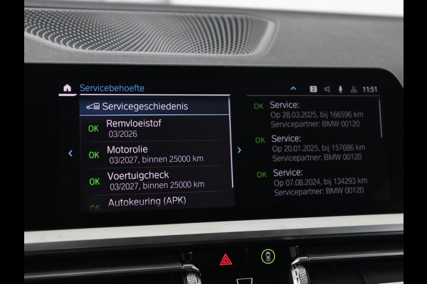BMW 3-serie 330e Sport Line | Stoelverwarming | Adaptive cruise | Sportstoelen | Sfeerverlichting | Navigatie | Full LED | Half leder | Live Cockpit | Parkeerhulp | Climate control | PHEV | Plug In