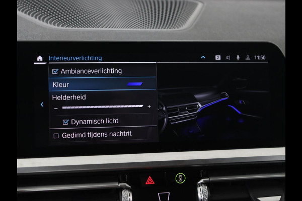 BMW 3-serie 330e Sport Line | Stoelverwarming | Adaptive cruise | Sportstoelen | Sfeerverlichting | Navigatie | Full LED | Half leder | Live Cockpit | Parkeerhulp | Climate control | PHEV | Plug In