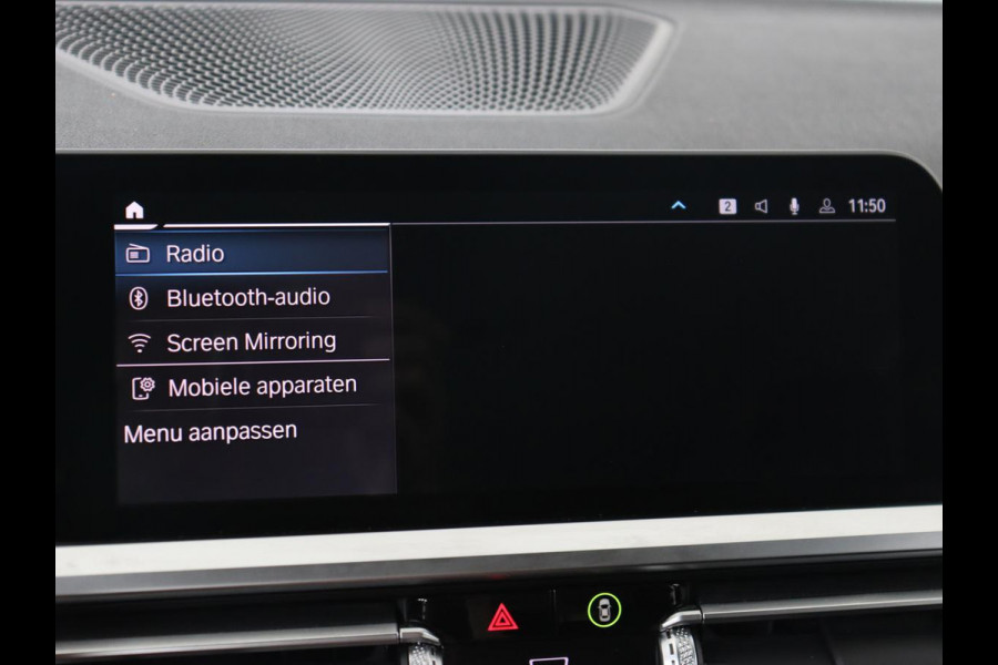 BMW 3-serie 330e Sport Line | Stoelverwarming | Adaptive cruise | Sportstoelen | Sfeerverlichting | Navigatie | Full LED | Half leder | Live Cockpit | Parkeerhulp | Climate control | PHEV | Plug In