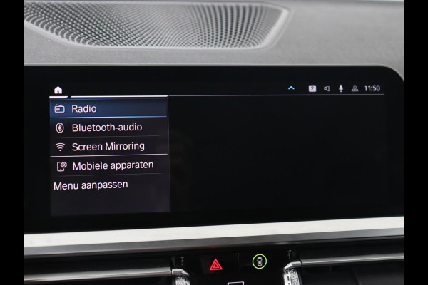 BMW 3-serie 330e Sport Line | Stoelverwarming | Adaptive cruise | Sportstoelen | Sfeerverlichting | Navigatie | Full LED | Half leder | Live Cockpit | Parkeerhulp | Climate control | PHEV | Plug In
