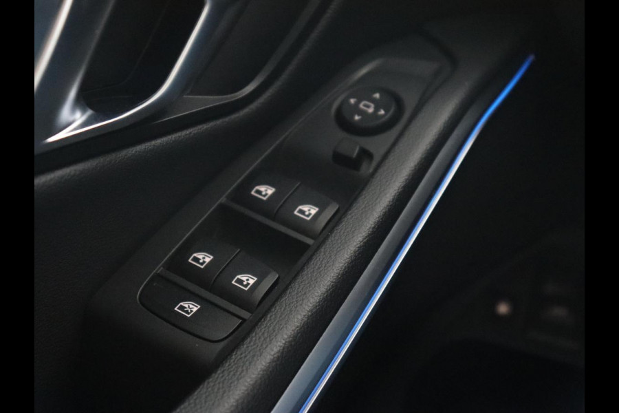 BMW 3-serie 330e Sport Line | Stoelverwarming | Adaptive cruise | Sportstoelen | Sfeerverlichting | Navigatie | Full LED | Half leder | Live Cockpit | Parkeerhulp | Climate control | PHEV | Plug In