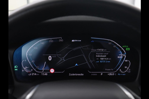 BMW 3-serie 330e Sport Line | Stoelverwarming | Adaptive cruise | Sportstoelen | Sfeerverlichting | Navigatie | Full LED | Half leder | Live Cockpit | Parkeerhulp | Climate control | PHEV | Plug In