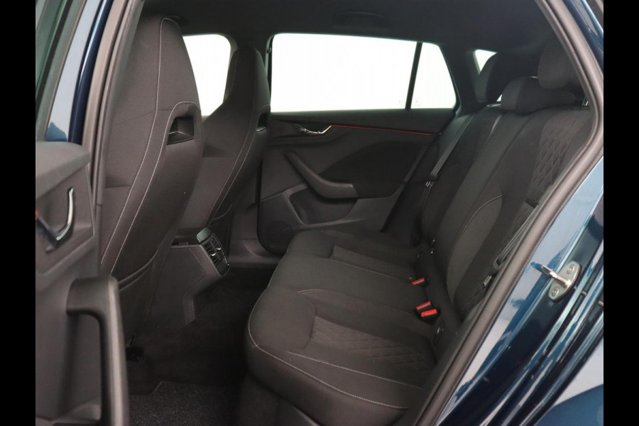 Škoda SCALA 1.0 TSI Sport | Stoelverwarming | Camera | Climate control | Carplay | Full LED | Cruise control | Parkeerhulp