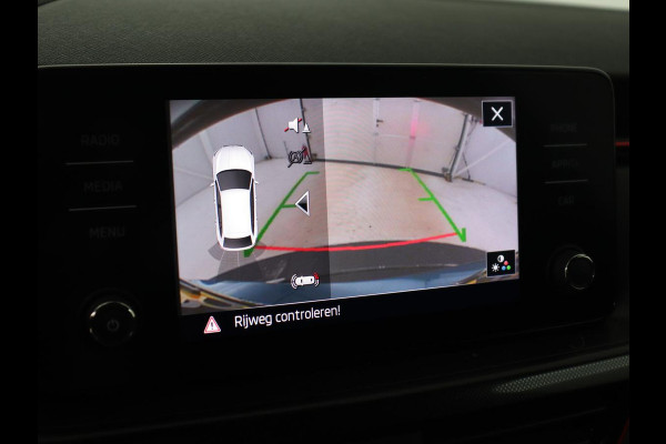 Škoda SCALA 1.0 TSI Sport | Stoelverwarming | Camera | Climate control | Carplay | Full LED | Cruise control | Parkeerhulp