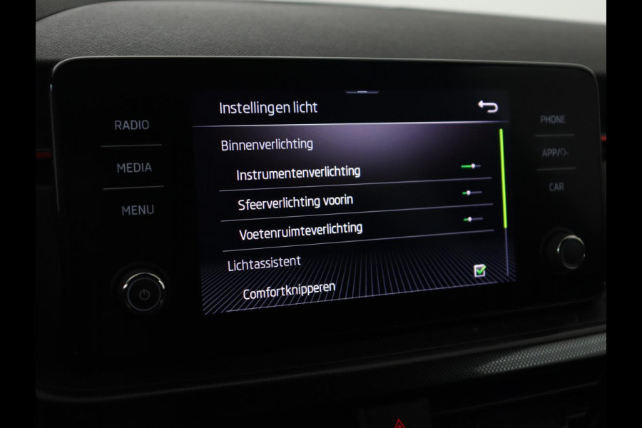 Škoda SCALA 1.0 TSI Sport | Stoelverwarming | Camera | Climate control | Carplay | Full LED | Cruise control | Parkeerhulp