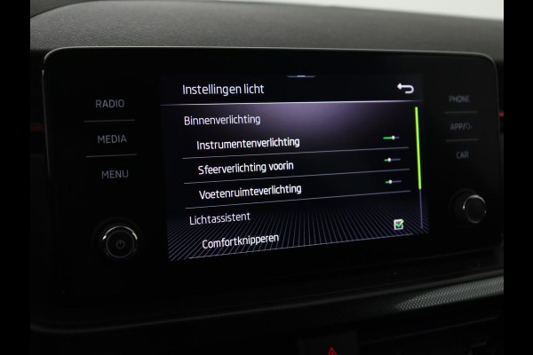 Škoda SCALA 1.0 TSI Sport | Stoelverwarming | Camera | Climate control | Carplay | Full LED | Cruise control | Parkeerhulp