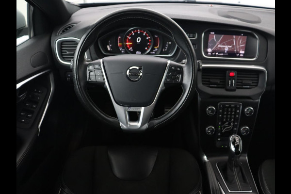 Volvo V40 1.5 T3 Polar+ Sport | Panoramadak | Stoelverwarming | Camera | Full LED | Navigatie | Park Assist | Harman/Kardon | Keyless | R Design