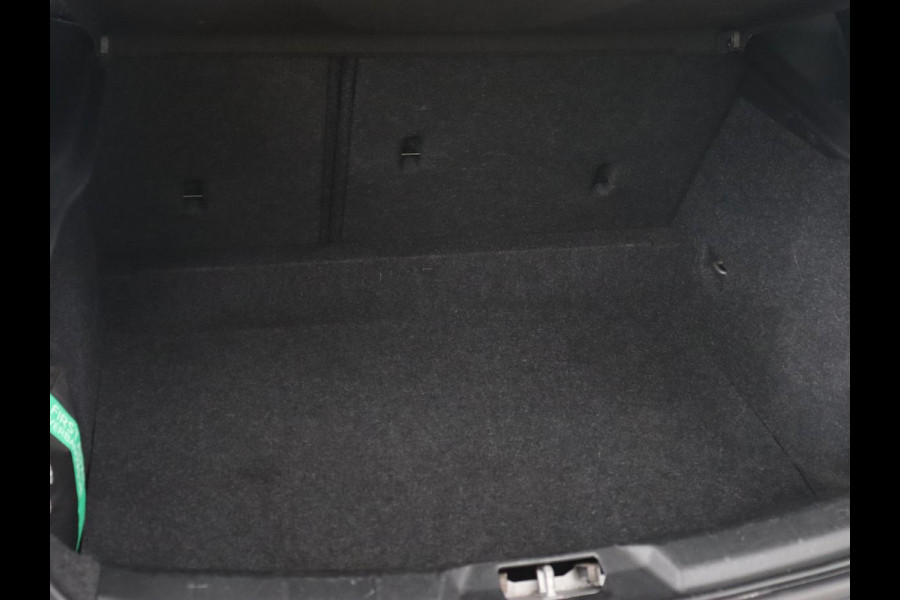 Volvo V40 1.5 T3 Polar+ Sport | Panoramadak | Stoelverwarming | Camera | Full LED | Navigatie | Park Assist | Harman/Kardon | Keyless | R Design