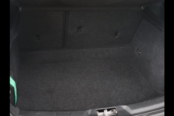 Volvo V40 1.5 T3 Polar+ Sport | Panoramadak | Stoelverwarming | Camera | Full LED | Navigatie | Park Assist | Harman/Kardon | Keyless | R Design