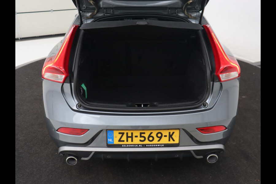 Volvo V40 1.5 T3 Polar+ Sport | Panoramadak | Stoelverwarming | Camera | Full LED | Navigatie | Park Assist | Harman/Kardon | Keyless | R Design