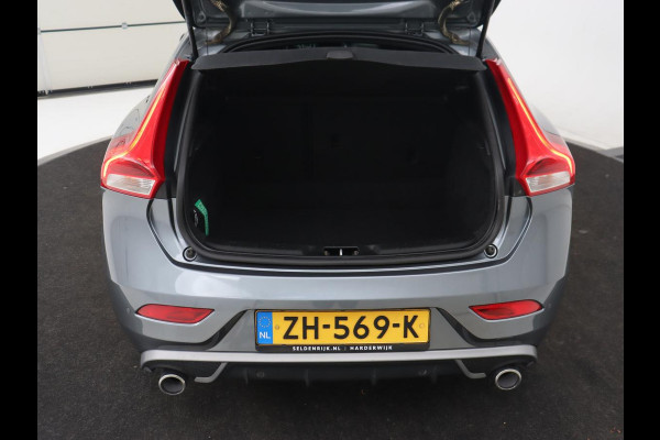 Volvo V40 1.5 T3 Polar+ Sport | Panoramadak | Stoelverwarming | Camera | Full LED | Navigatie | Park Assist | Harman/Kardon | Keyless | R Design