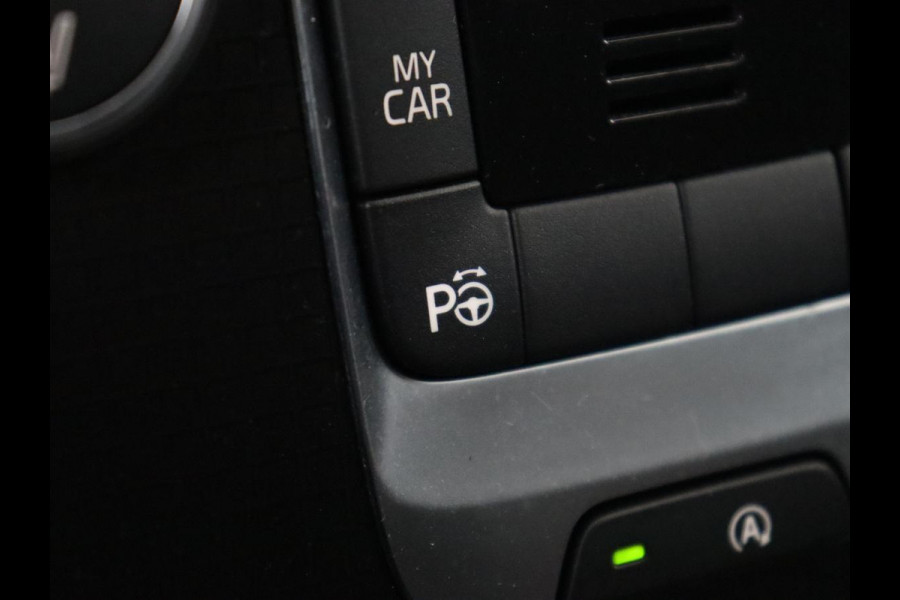 Volvo V40 1.5 T3 Polar+ Sport | Panoramadak | Stoelverwarming | Camera | Full LED | Navigatie | Park Assist | Harman/Kardon | Keyless | R Design