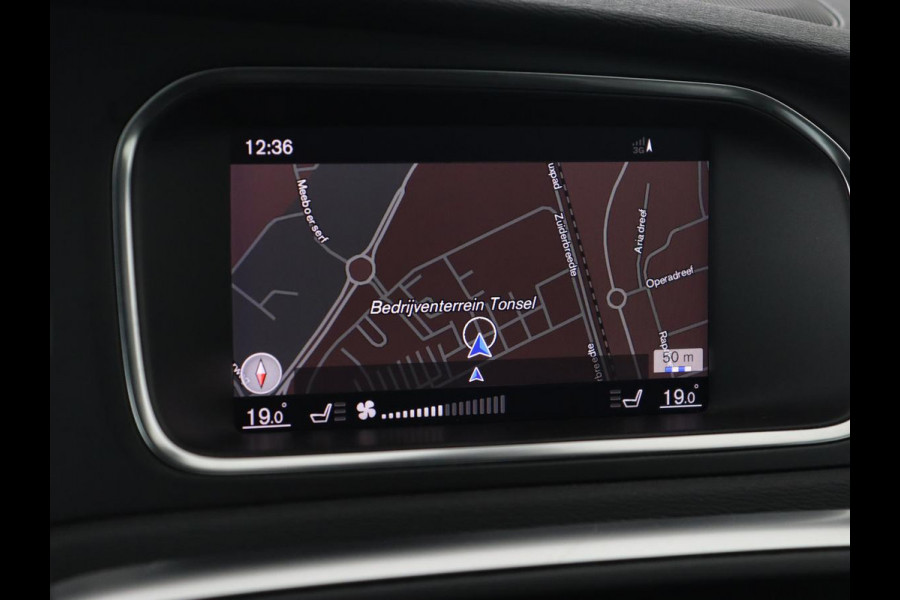 Volvo V40 1.5 T3 Polar+ Sport | Panoramadak | Stoelverwarming | Camera | Full LED | Navigatie | Park Assist | Harman/Kardon | Keyless | R Design