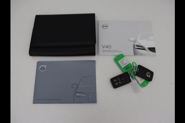 Volvo V40 1.5 T3 Polar+ Sport | Panoramadak | Stoelverwarming | Camera | Full LED | Navigatie | Park Assist | Harman/Kardon | Keyless | R Design