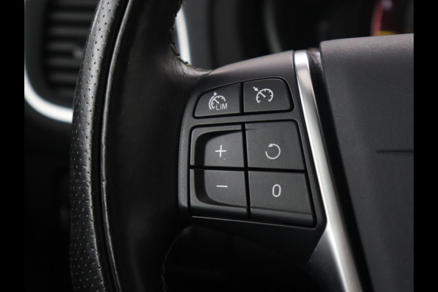 Volvo V40 1.5 T3 Polar+ Sport | Panoramadak | Stoelverwarming | Camera | Full LED | Navigatie | Park Assist | Harman/Kardon | Keyless | R Design