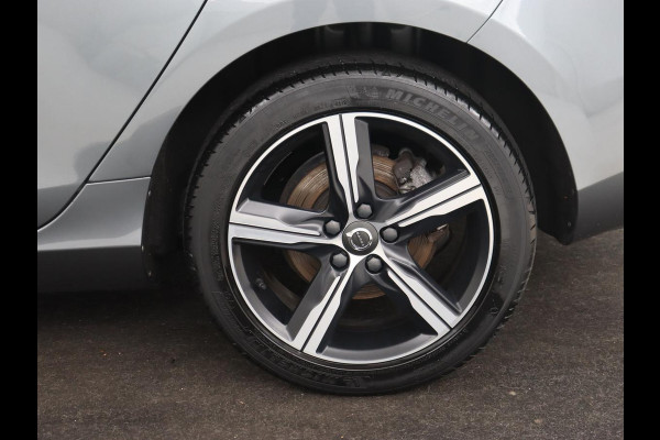 Volvo V40 1.5 T3 Polar+ Sport | Panoramadak | Stoelverwarming | Camera | Full LED | Navigatie | Park Assist | Harman/Kardon | Keyless | R Design
