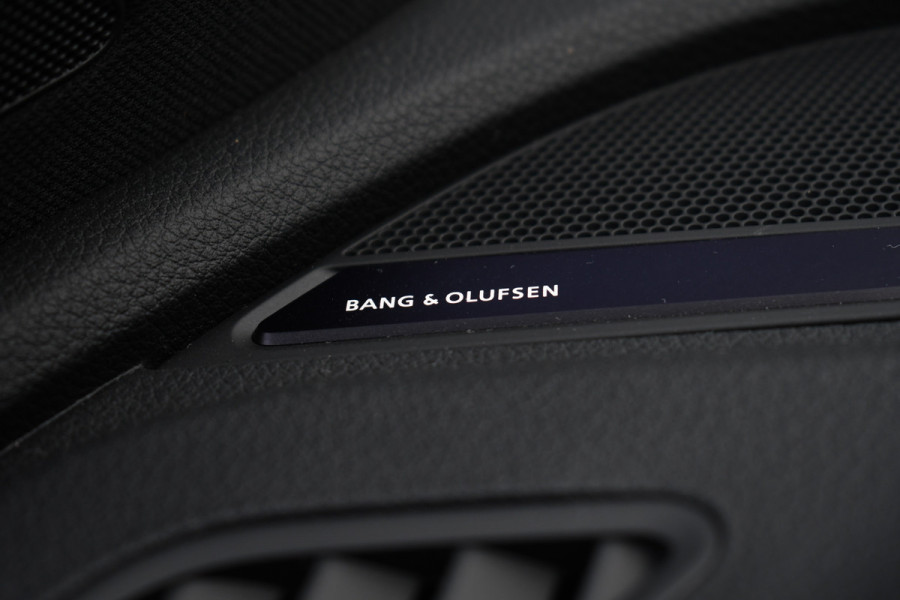 Audi Q5 55 TFSI e S Edition Pano Luchtv Trekh ACC HUD B&O 21inch