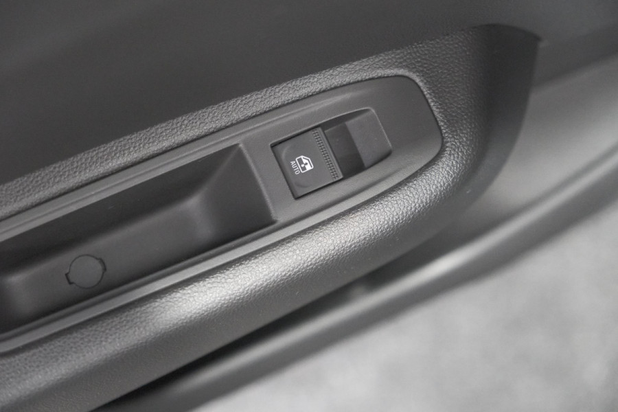Renault Clio TCe 90 Evolution | Camera | Navigatie | Apple Carplay | Parkeersensoren | Stoelverwarming