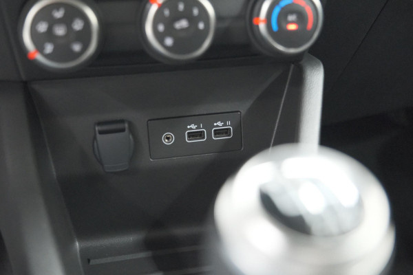 Renault Clio TCe 90 Evolution | Camera | Navigatie | Apple Carplay | Parkeersensoren | Stoelverwarming