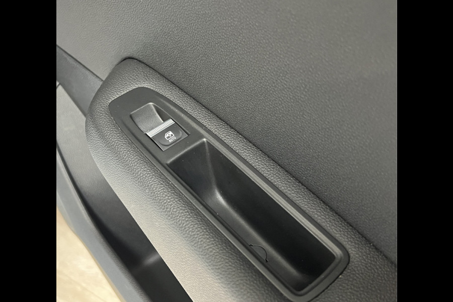 Renault Clio 1.0 TCe 100 Intens | Groot Navi | Camera | Carplay | PDC V+A | 16" | Clima | 100% Onderhouden!