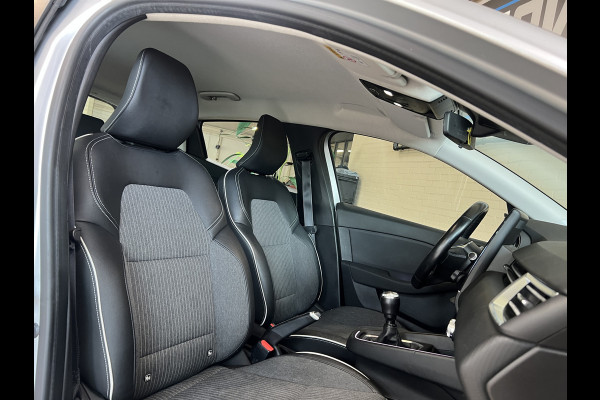 Renault Clio 1.0 TCe 100 Intens | Groot Navi | Camera | Carplay | PDC V+A | 16" | Clima | 100% Onderhouden!