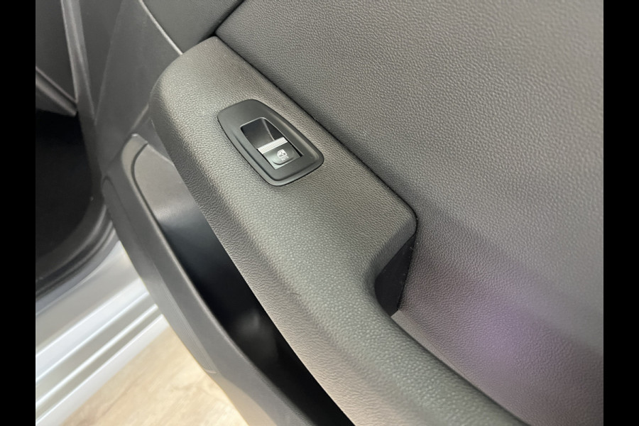 Renault Clio 1.0 TCe 100 Intens | Groot Navi | Camera | Carplay | PDC V+A | 16" | Clima | 100% Onderhouden!