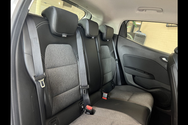 Renault Clio 1.0 TCe 100 Intens | Groot Navi | Camera | Carplay | PDC V+A | 16" | Clima | 100% Onderhouden!