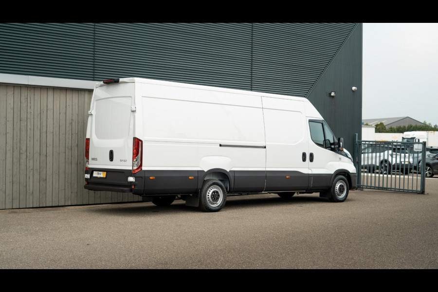Iveco Daily 35S16V 2.3 410 H2 | Direct Leverbaar | Complete Betimmering Laadruimte | Parkeersensoren | Cruise Control