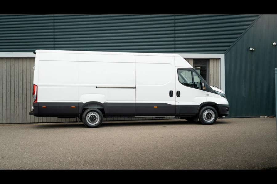 Iveco Daily 35S16V 2.3 410 H2 | Direct Leverbaar | Complete Betimmering Laadruimte | Parkeersensoren | Cruise Control