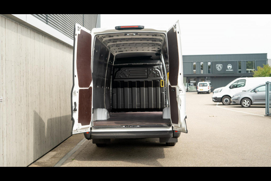 Iveco Daily 35S16V 2.3 410 H2 | Direct Leverbaar | Complete Betimmering Laadruimte | Parkeersensoren | Cruise Control