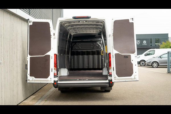 Iveco Daily 35S16V 2.3 410 H2 | Direct Leverbaar | Complete Betimmering Laadruimte | Parkeersensoren | Cruise Control