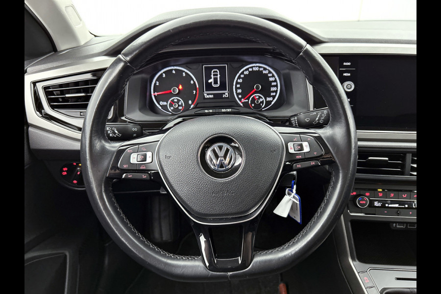 Volkswagen Polo 1.0 TSI Comfortline Business (NAVIGATIE, CLIMA, PARKEERSENSOREN, CARPLAY, 1e EIGENAAR, GOED ONDERHOUD)