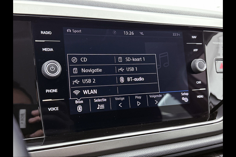Volkswagen Polo 1.0 TSI Comfortline Business (NAVIGATIE, CLIMA, PARKEERSENSOREN, CARPLAY, 1e EIGENAAR, GOED ONDERHOUD)
