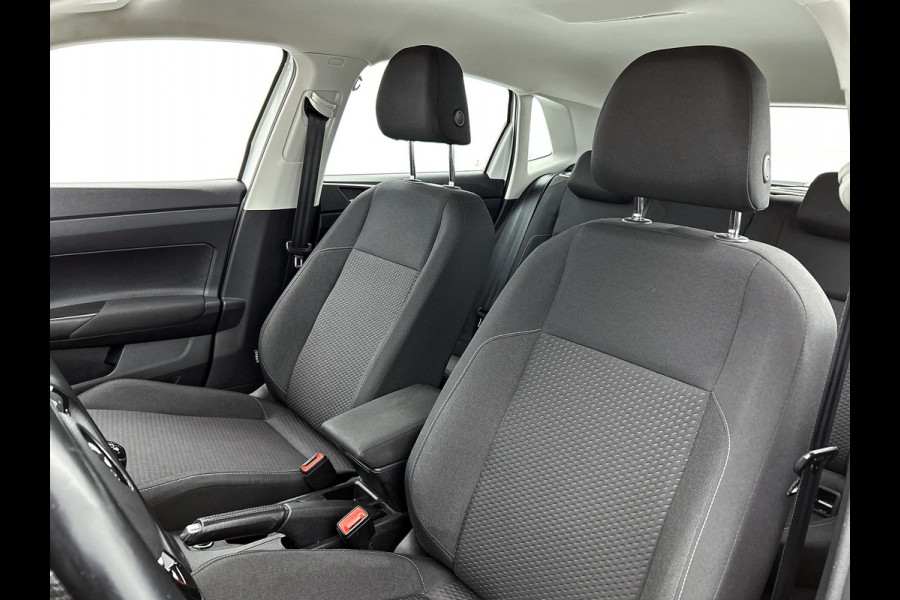 Volkswagen Polo 1.0 TSI Comfortline Business (NAVIGATIE, CLIMA, PARKEERSENSOREN, CARPLAY, 1e EIGENAAR, GOED ONDERHOUD)