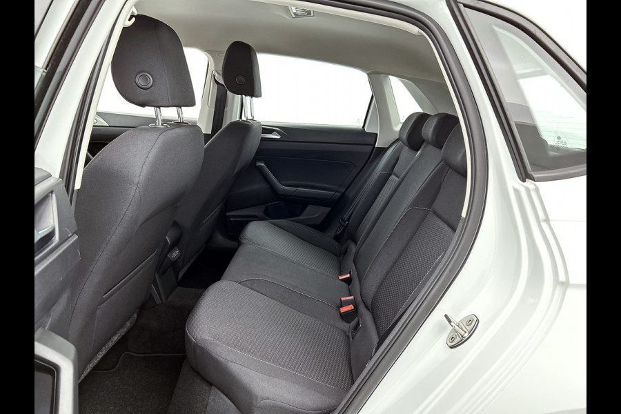 Volkswagen Polo 1.0 TSI Comfortline Business (NAVIGATIE, CLIMA, PARKEERSENSOREN, CARPLAY, 1e EIGENAAR, GOED ONDERHOUD)