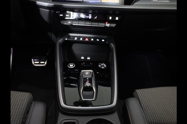 Audi A3 Limousine 30 TFSI S edition 116 pk S-tronic | Verlengde garantie | Navigatie | Parkeersensoren (Park assist) | Achteruitrijcamera | Adaptieve cruise control | S-Line |