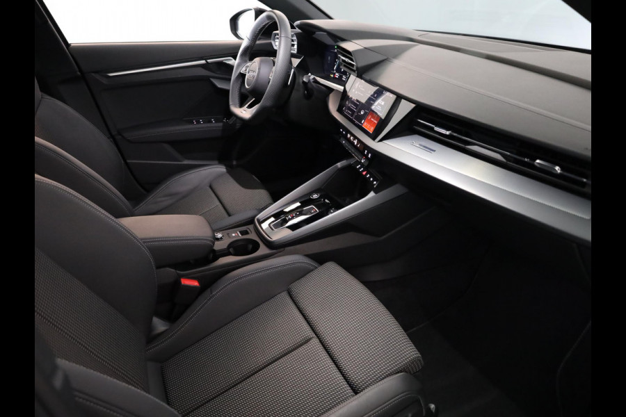 Audi A3 Limousine 30 TFSI S edition 116 pk S-tronic | Verlengde garantie | Navigatie | Parkeersensoren (Park assist) | Achteruitrijcamera | Adaptieve cruise control | S-Line |