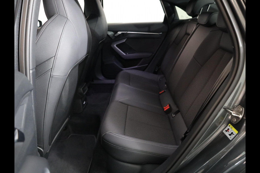 Audi A3 Limousine 30 TFSI S edition 116 pk S-tronic | Verlengde garantie | Navigatie | Parkeersensoren (Park assist) | Achteruitrijcamera | Adaptieve cruise control | S-Line |