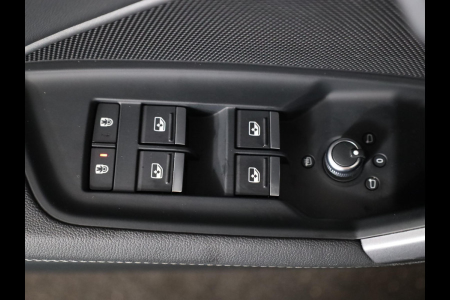 Audi A3 Limousine 30 TFSI S edition 116 pk S-tronic | Verlengde garantie | Navigatie | Parkeersensoren (Park assist) | Achteruitrijcamera | Adaptieve cruise control | S-Line |