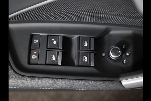 Audi A3 Limousine 30 TFSI S edition 116 pk S-tronic | Verlengde garantie | Navigatie | Parkeersensoren (Park assist) | Achteruitrijcamera | Adaptieve cruise control | S-Line |