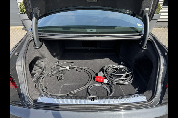 Audi A8 60 TFSI e quattro Lang S-Line | 360* Camera | Bang&Olufsen | Carbon | Stoelventilatie/Verwarming |