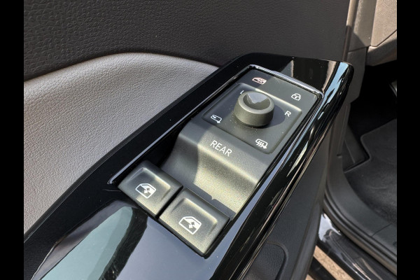 Volkswagen ID.3 First Plus 58 kWh AFNEEMBARE TREKHAAK / CAMERA / CARPLAY / CRUISE CONTROL / STOELVERWARMING / ECC / NAVIGATIE
