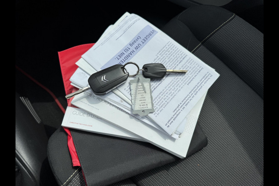 Citroën C3 1.2 PureTech Shine | Navigatie | Parkeersensoren | Cruise Control | Climate Control |