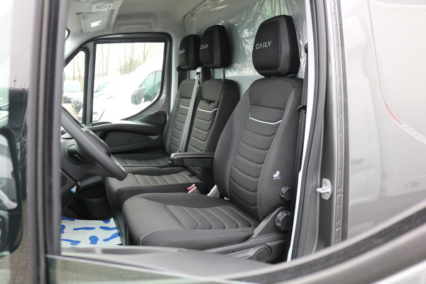 Iveco Daily 35S18 Hi-Matic L2 H2 Airco Navigatie Trekhaak Digitaal Dashboard